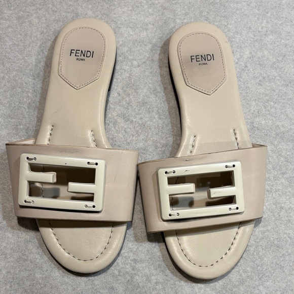 unbranded Shoes - Fendi Women's Cream Slide Sandals Type Size 35